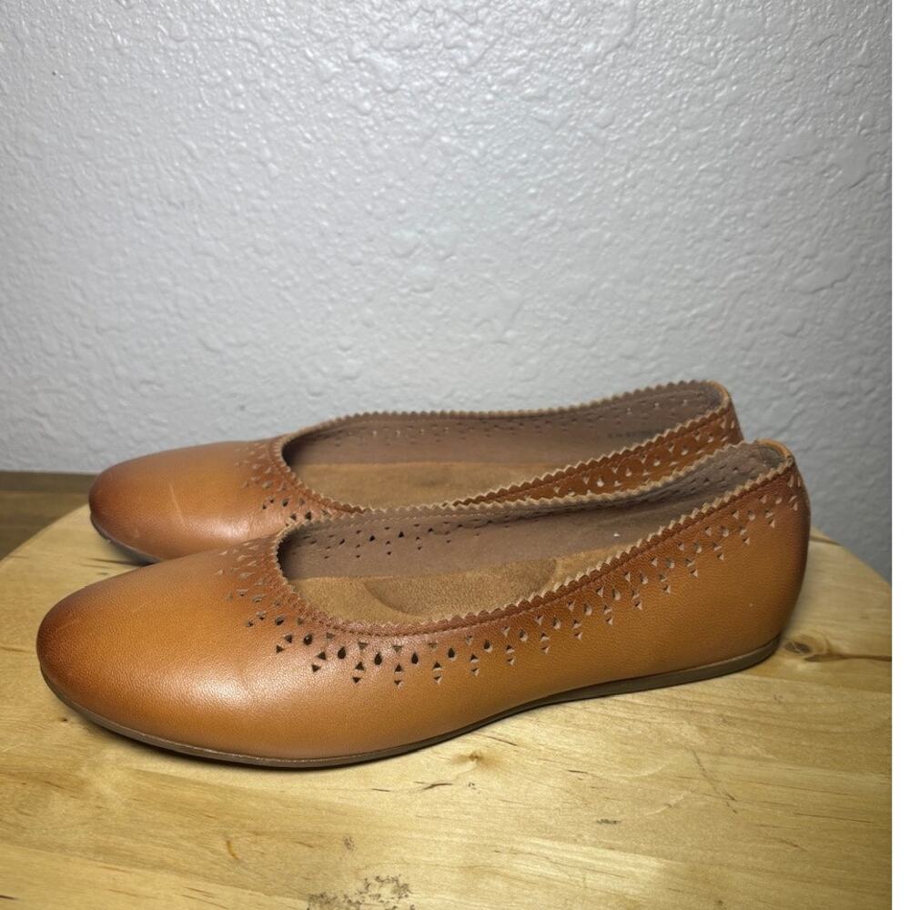 Softwalk Light Brown Leather Flats Cushioned Comfortable Size 9